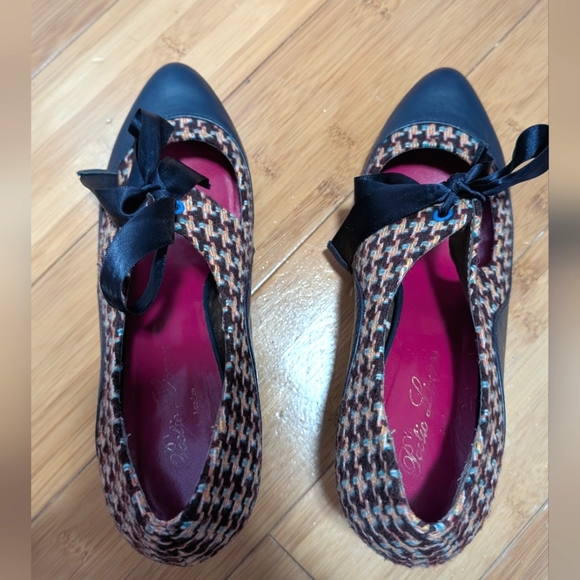 Poetic‎ License Stand Out Navy Pumps - Picture 10 of 14